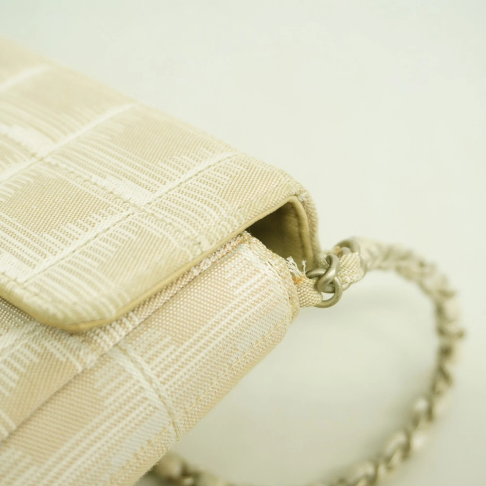CHANEL Cream Shoulder Bag - Picture 8 of 10